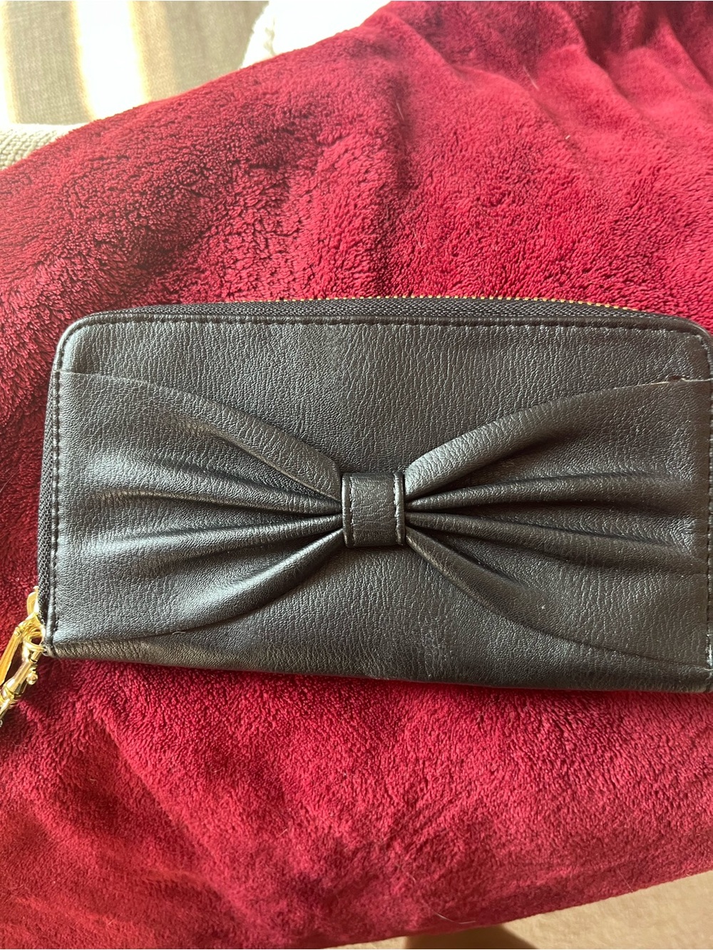 Women's Black Bow Zip Wristlet!!